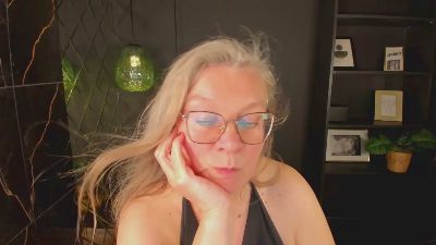 Natali_Cloud live cam on Cam4