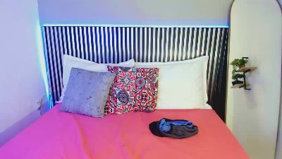 Nataly_Freckles live cam on Cam4