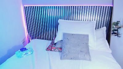 Nataly_Freckles live cam on Cam4