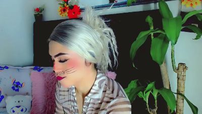 Nathalia_Looes live cam on Cam4
