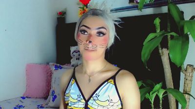 Nathalia_Looes live cam on Cam4