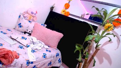 Nathalia_Looes live cam on Cam4