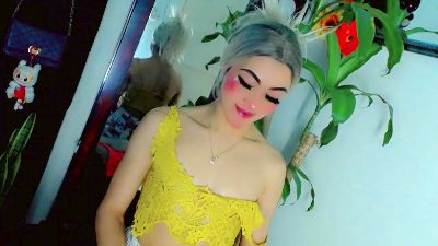 Nathalia_Looes live cam on Cam4