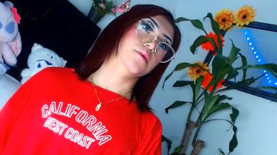 Nathalia_Looes live cam on Cam4