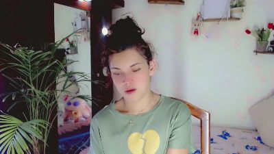 Nathalia_Looes live cam on Cam4