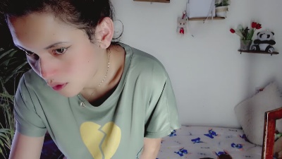 Nathalia_Looes live cam on Cam4