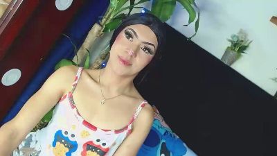 Nathalia_Looes live cam on Cam4