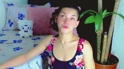 Nathalia_Looes live cam on Cam4