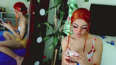Nathalia_Looes live cam on Cam4