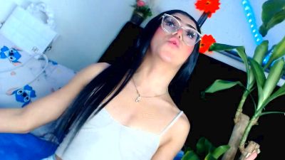 Nathalia_Looes live cam on Cam4