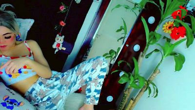 Nathalia_Looes live cam on Cam4