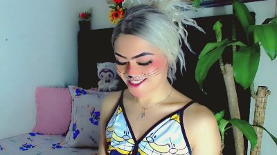 Nathalia_Looes live cam on Cam4