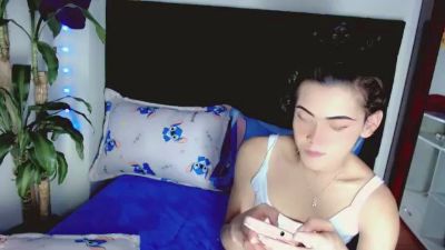 Nathalia_Looes live cam on Cam4