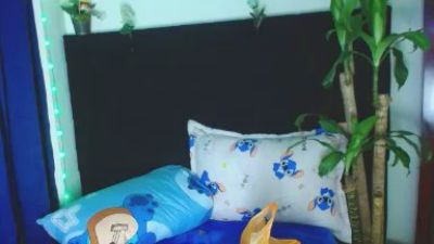 Nathalia_Looes live cam on Cam4