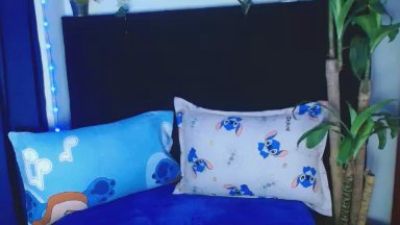 Nathalia_Looes live cam on Cam4