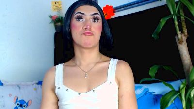 Nathalia_Looes live cam on Cam4