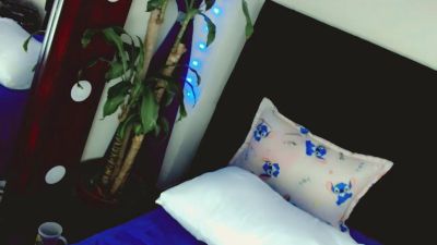 Nathalia_Looes live cam on Cam4
