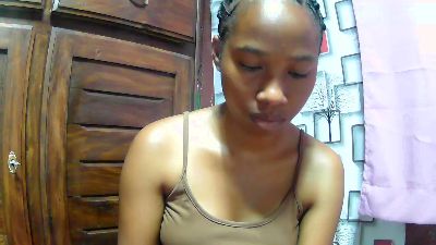 Nathalielock live cam on Cam4