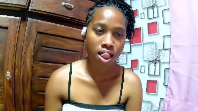 Nathalielock live cam on Cam4