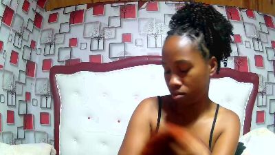 Nathalielock live cam on Cam4