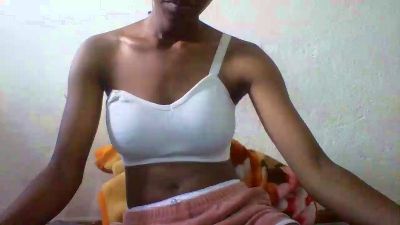 Nathalydia live cam on Cam4