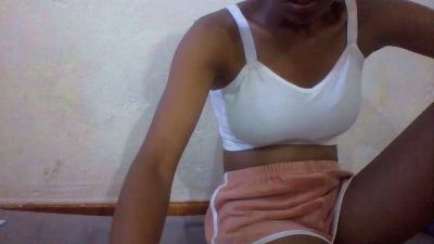 Nathalydia live cam on Cam4