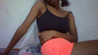 Nathalydia live cam on Cam4