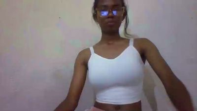 Nathalydia live cam on Cam4