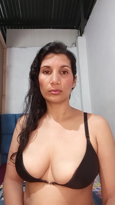 Nathy25 live cam on Cam4