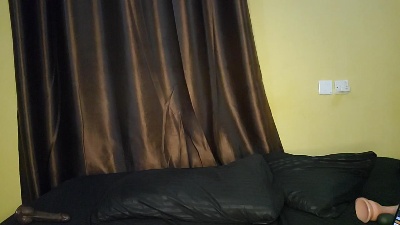 NaughtyGal001 live cam on Cam4