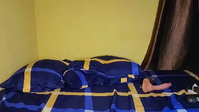 NaughtyGal001 live cam on Cam4