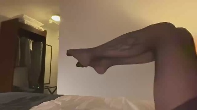 NaughtyInNylons live cam on Cam4