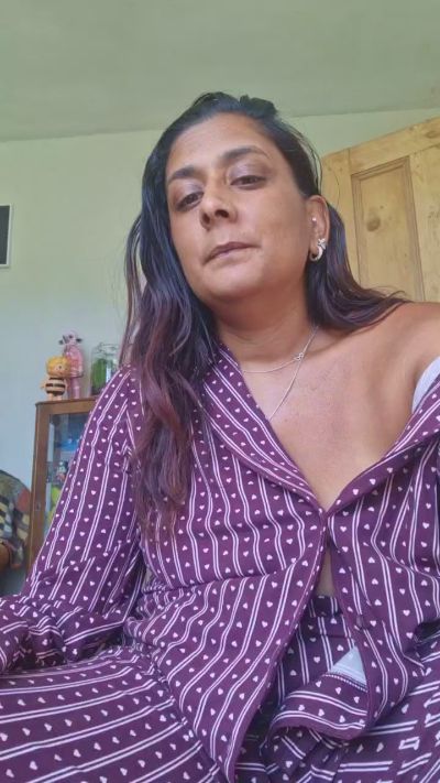 NaughtyNylaX live cam on Cam4
