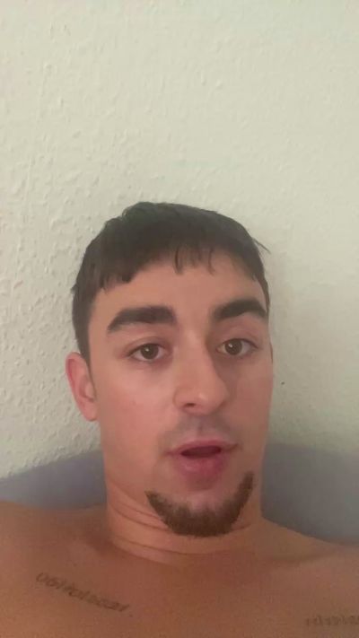 NaughtyStr8 live cam on Cam4