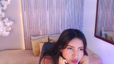 Naughty_Luna1 live cam on Cam4