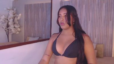 Naughty_Luna1 live cam on Cam4