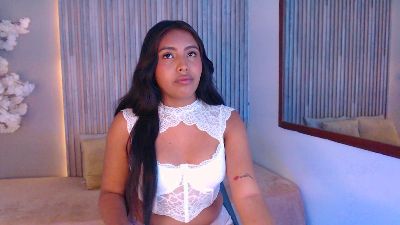 Naughty_Luna1 live cam on Cam4