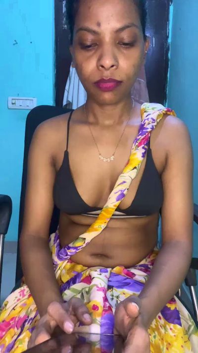 Naughty_Priya live cam on Cam4