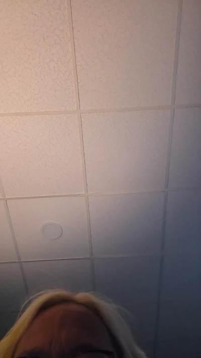 Naughtybitch live cam on Cam4