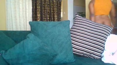 Naughtymessey live cam on Cam4