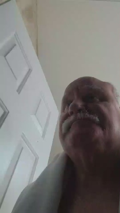 Naughtypappa live cam on Cam4
