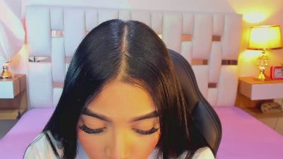 Nauthy_Nahomi live cam on Cam4