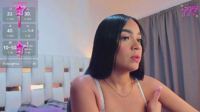 Nauthy_Nahomi live cam on Cam4