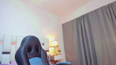 Nauthy_Nahomi live cam on Cam4