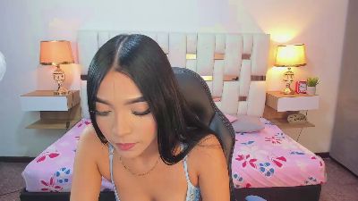 Nauthy_Nahomi live cam on Cam4