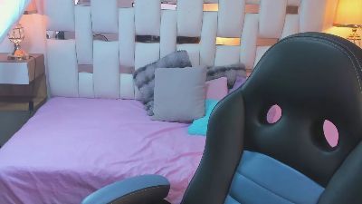 Nauthy_Nahomi live cam on Cam4