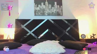 Nauthy_Nahomi live cam on Cam4