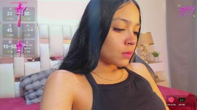 Nauthy_Nahomi live cam on Cam4