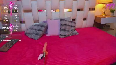 Nauthy_Nahomi live cam on Cam4