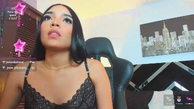 Nauthy_Nahomi live cam on Cam4